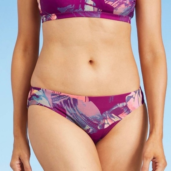 Women's Medium Coverage Hipster Bikini
Bottom
- All in Motion' Purple Floral L - Picture 1 of 7